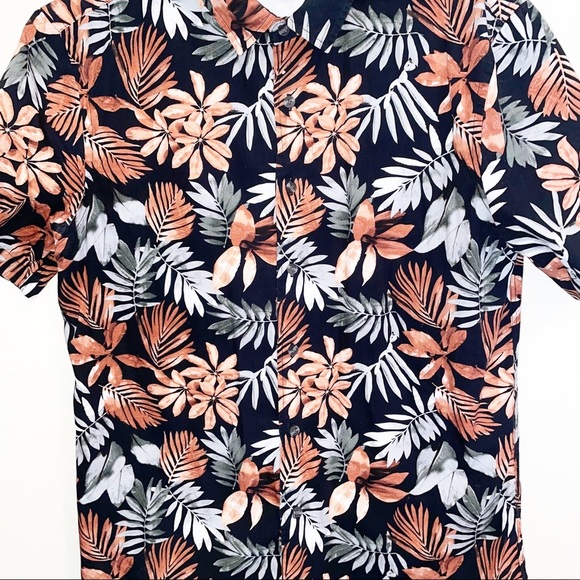 Floral short sleeve button down - Picture 5 of 5